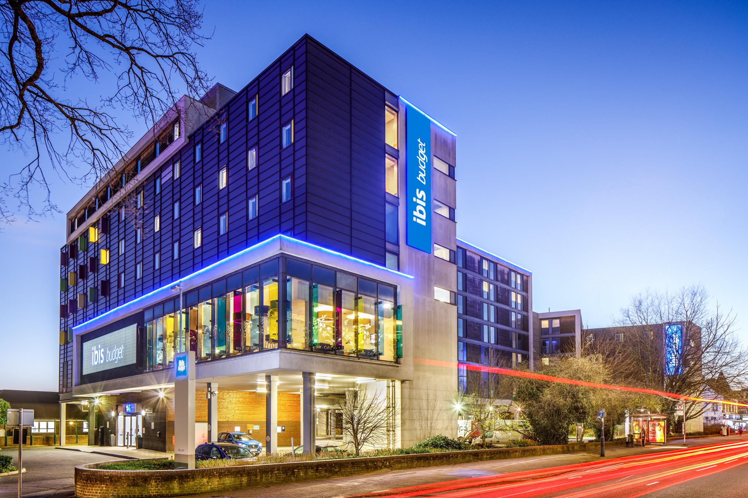 Ibis Budget London Heathrow Central Cranford المظهر الخارجي الصورة