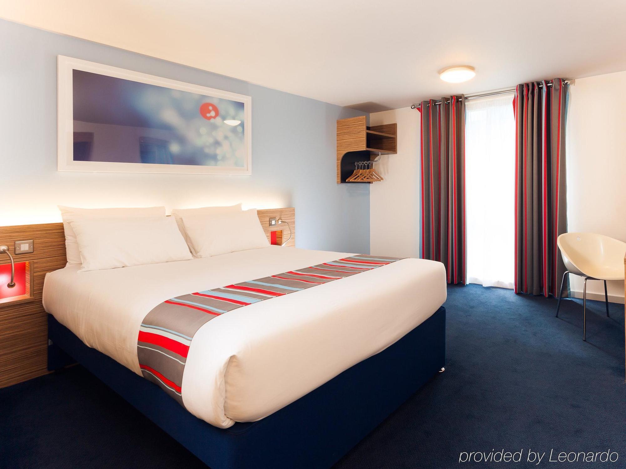 Ibis Budget London Heathrow Central Cranford المظهر الخارجي الصورة