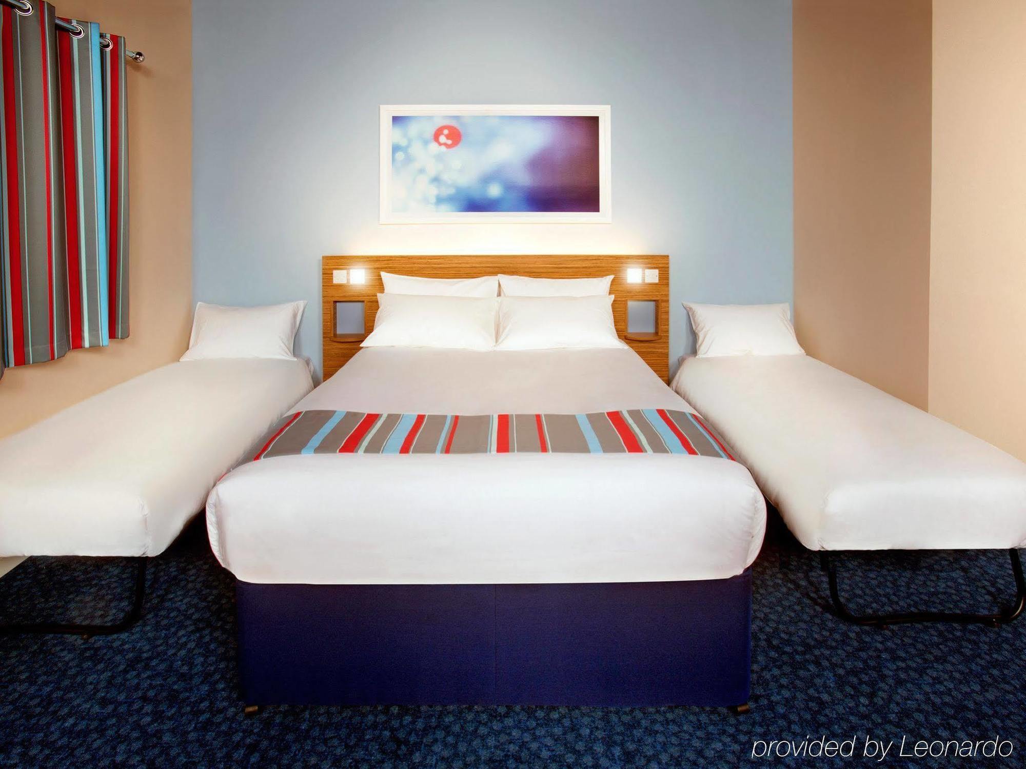 Ibis Budget London Heathrow Central Cranford المظهر الخارجي الصورة