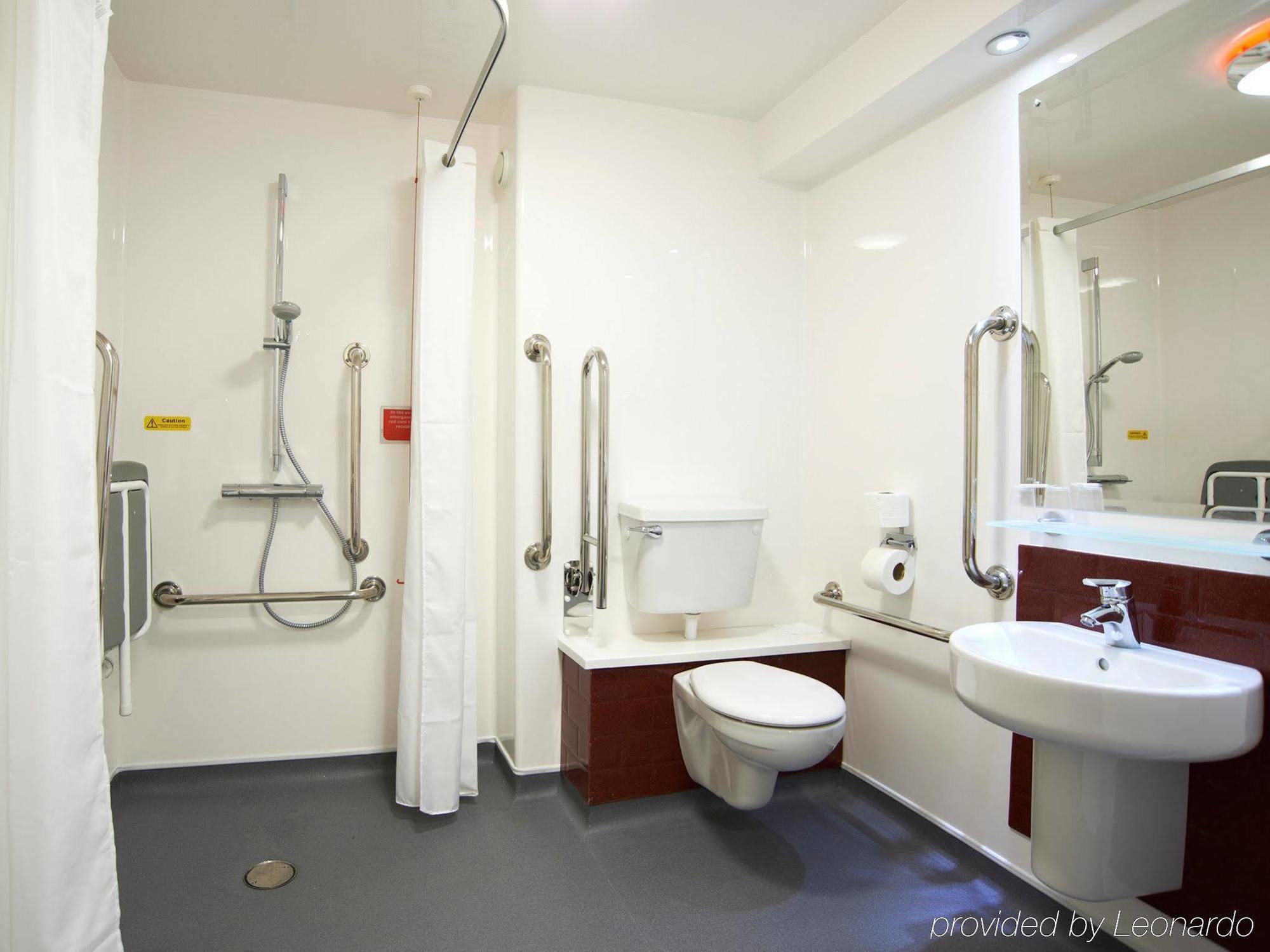 Ibis Budget London Heathrow Central Cranford المظهر الخارجي الصورة