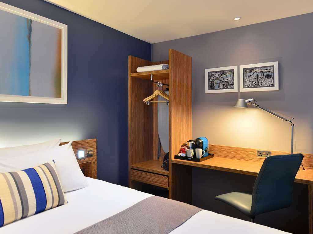 Ibis Budget London Heathrow Central Cranford الغرفة الصورة