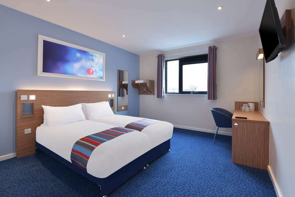 Ibis Budget London Heathrow Central Cranford الغرفة الصورة