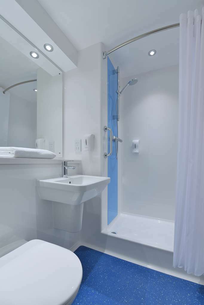 Ibis Budget London Heathrow Central Cranford الغرفة الصورة