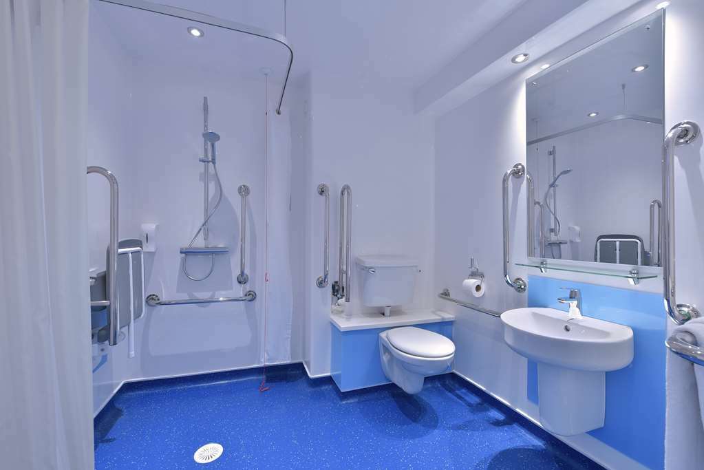 Ibis Budget London Heathrow Central Cranford الغرفة الصورة